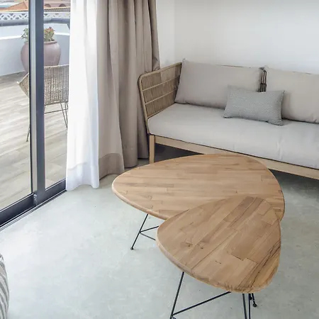 Luxury With Sea Views And Heated Pool Ii - Adults Only דירה